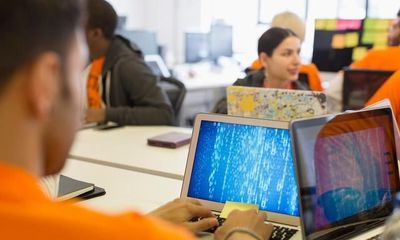 大數(shù)據(jù)與全棧開(kāi)發(fā) 女生如何選擇適合自己的計(jì)算機(jī)技術(shù)方向